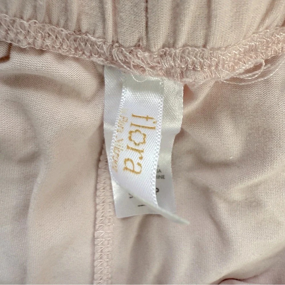 Flora Nikrooz Pink Lace Accents Elastic Waistband Pajama Lounge Shorts Small EUC